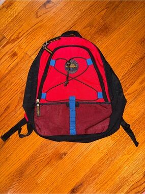 Vintage outdoor daypack from G.H. Bass & Co. a classic tricolor red blue design